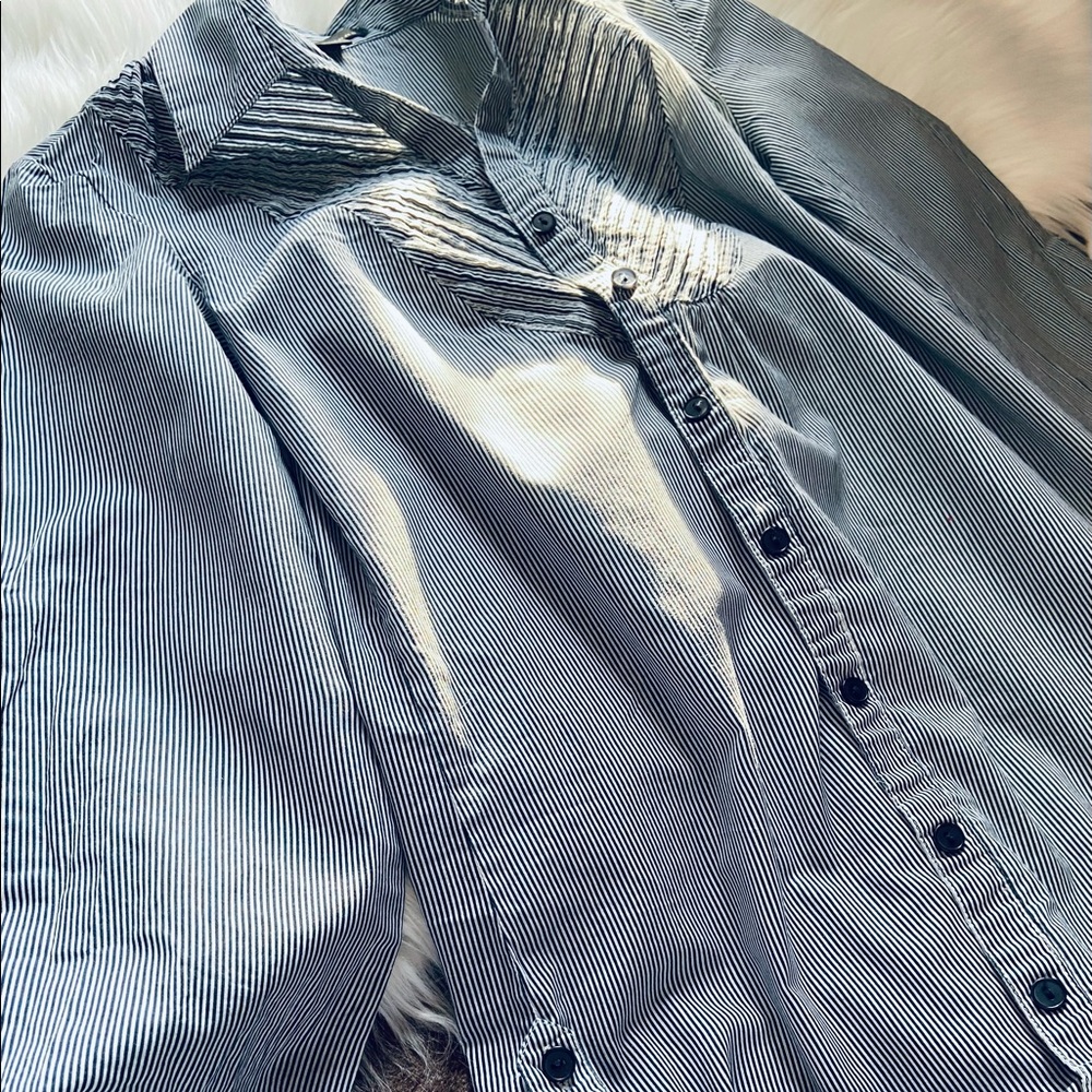 Forever21 Cotton polo long sleeve shirt , striped white and navy blue size S/P